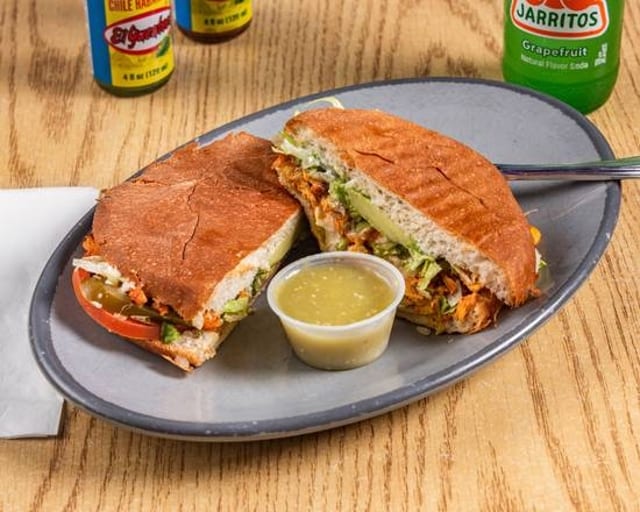 Pollo / Chicken Tortas.
